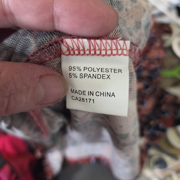 Papa Elegant Multicolor Floral Blouse With Criss Cross Neck Size Small - Picture 4 of 5